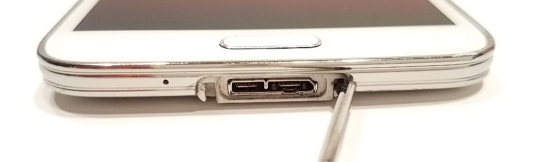 Devices to power phones and tablets